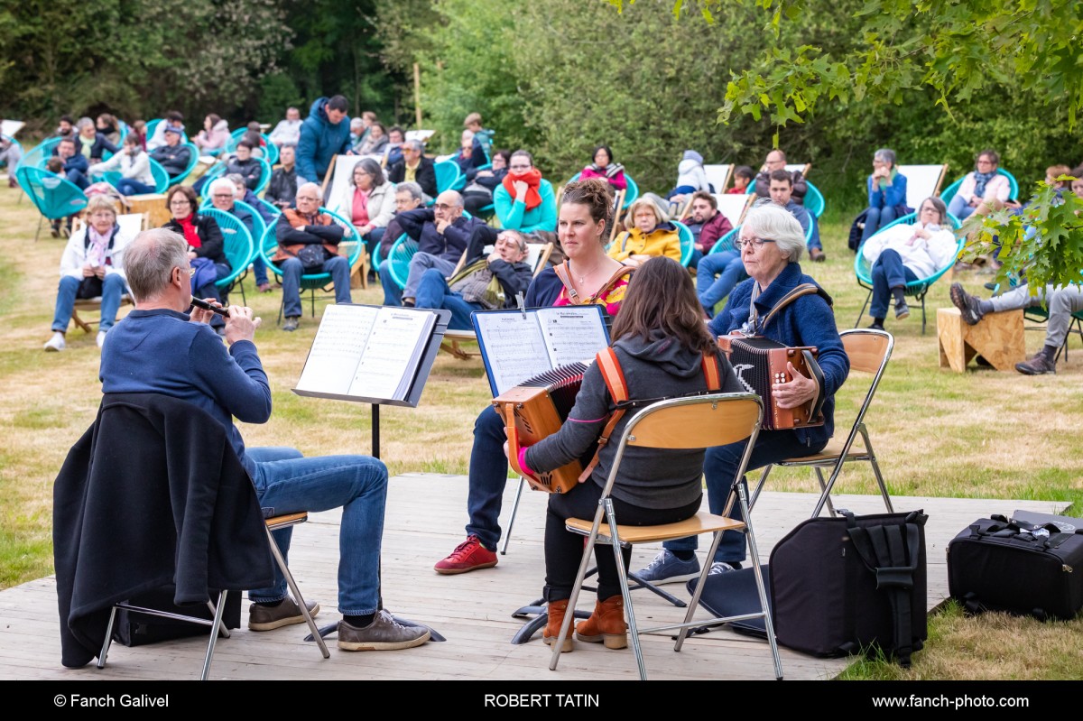 50 ans du Musée Robert Tatin à Cossé-le-Vivien. Scénographie de l'agence MTW lors de la nuit des Musées.