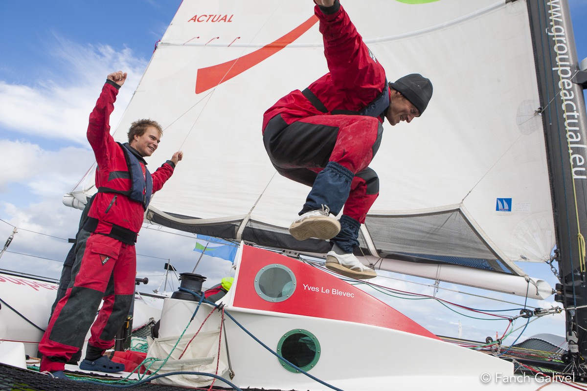 2012 _ Victoire d'une manche pour l'équipage du Multicoque Actual Skippé par Yves Le Blévec