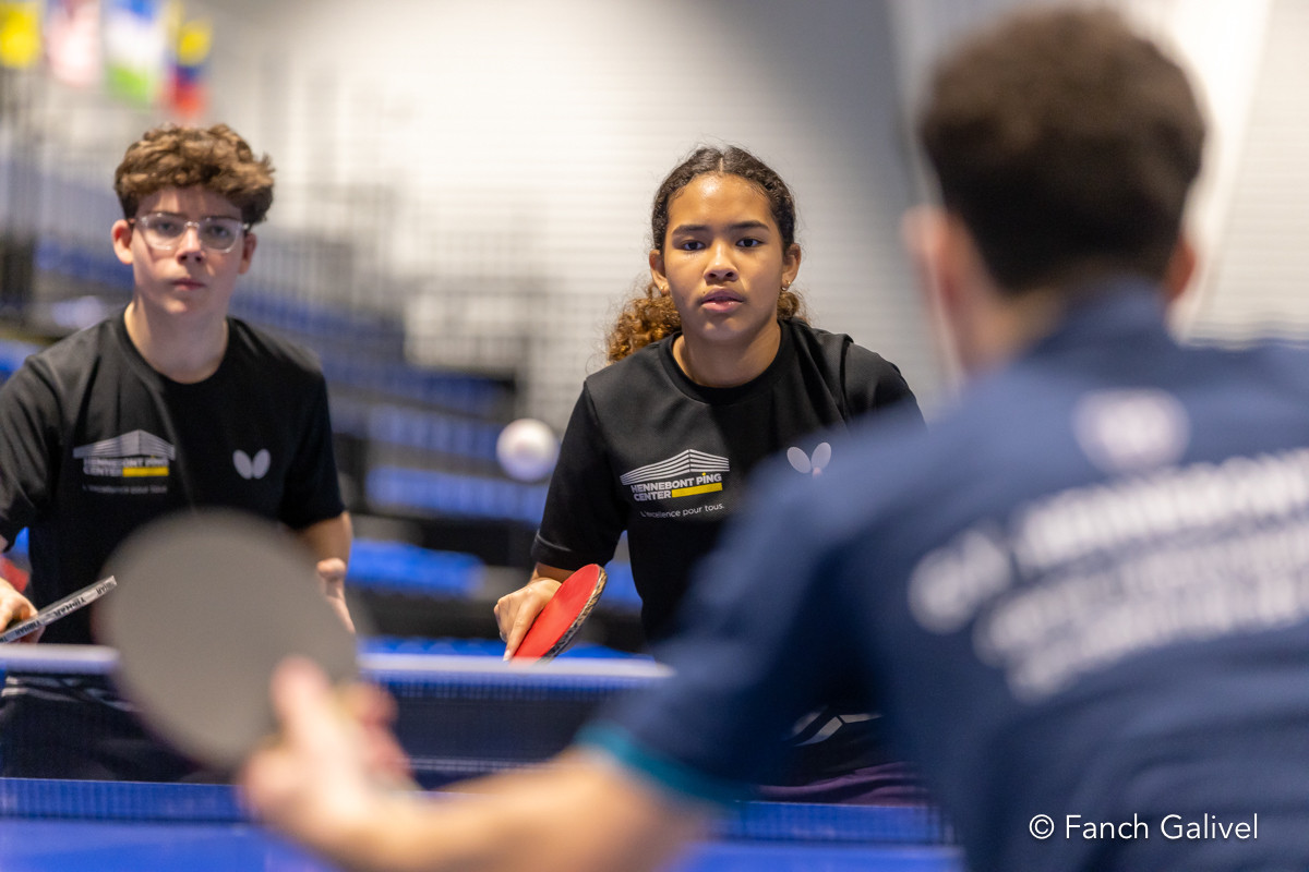 Entrainement des jeunes au Ping-Center d'Hennebont