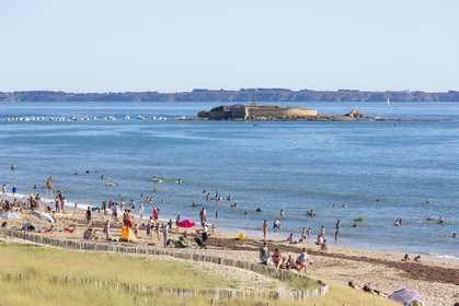 Beach of Fort  blocked in Ploemeur