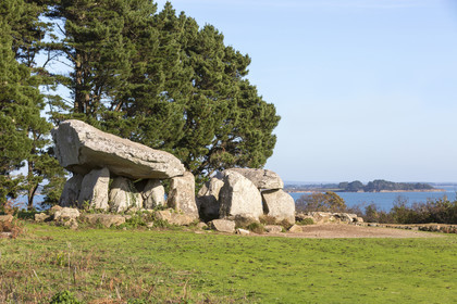 PenHap dolmen on the island to the monks