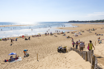 Cliff Beach in Guidel