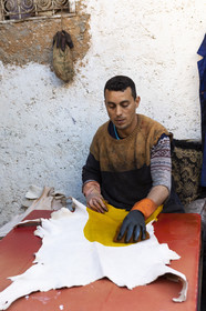 Atelier de teinture à Fès au Maroc