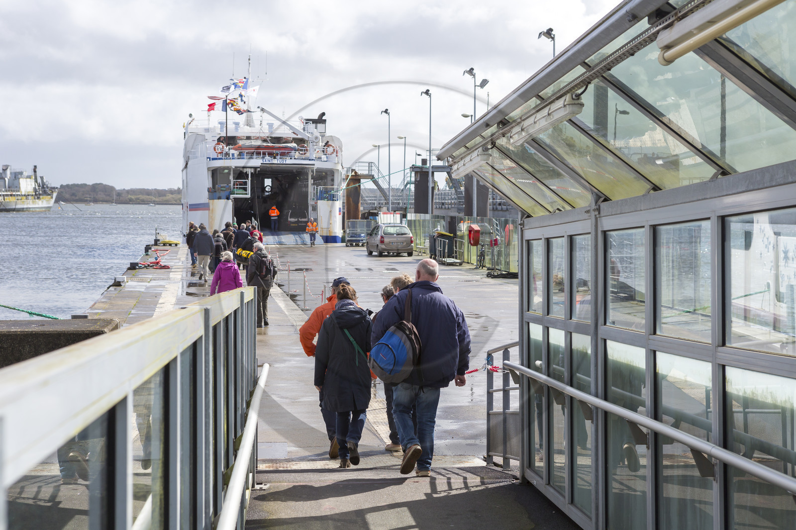 Gare maritime de Lorient _ Départ pour l'ile de Groix à bord du St Tudy.
