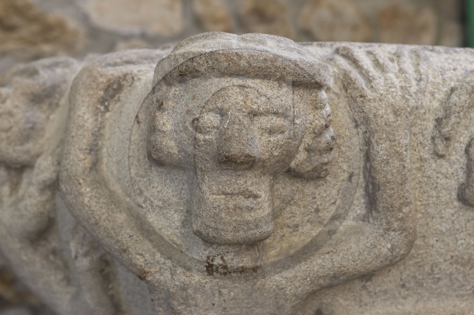 cuve baptismale _ église de Landébia
