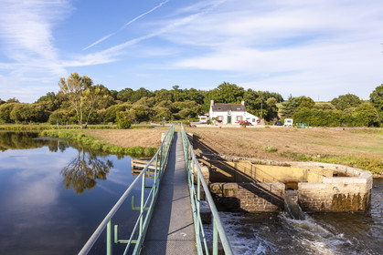Manerven lock _ Languidic