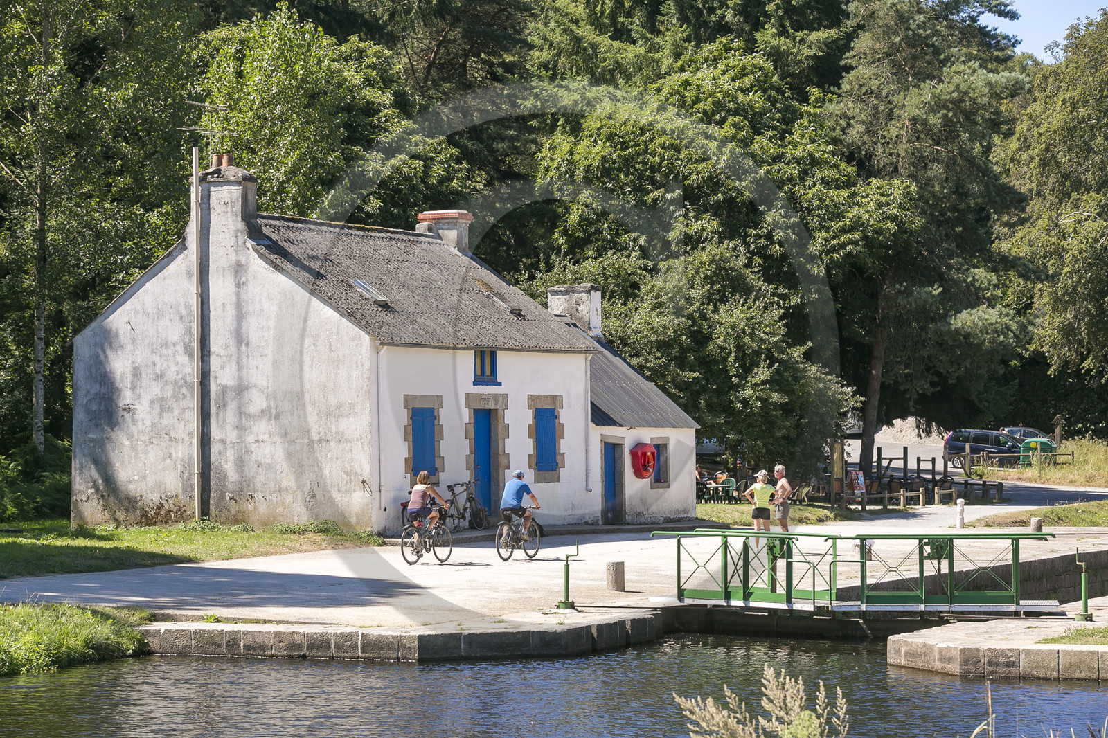 The sluice of Minazen along the Blavet. Languidic