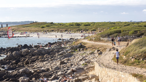 Plage à proximité de la pointe du Pô à Carnac.
