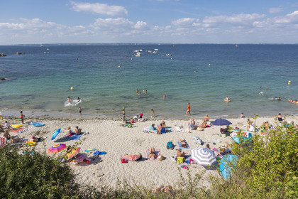 Plage de port-Mélite