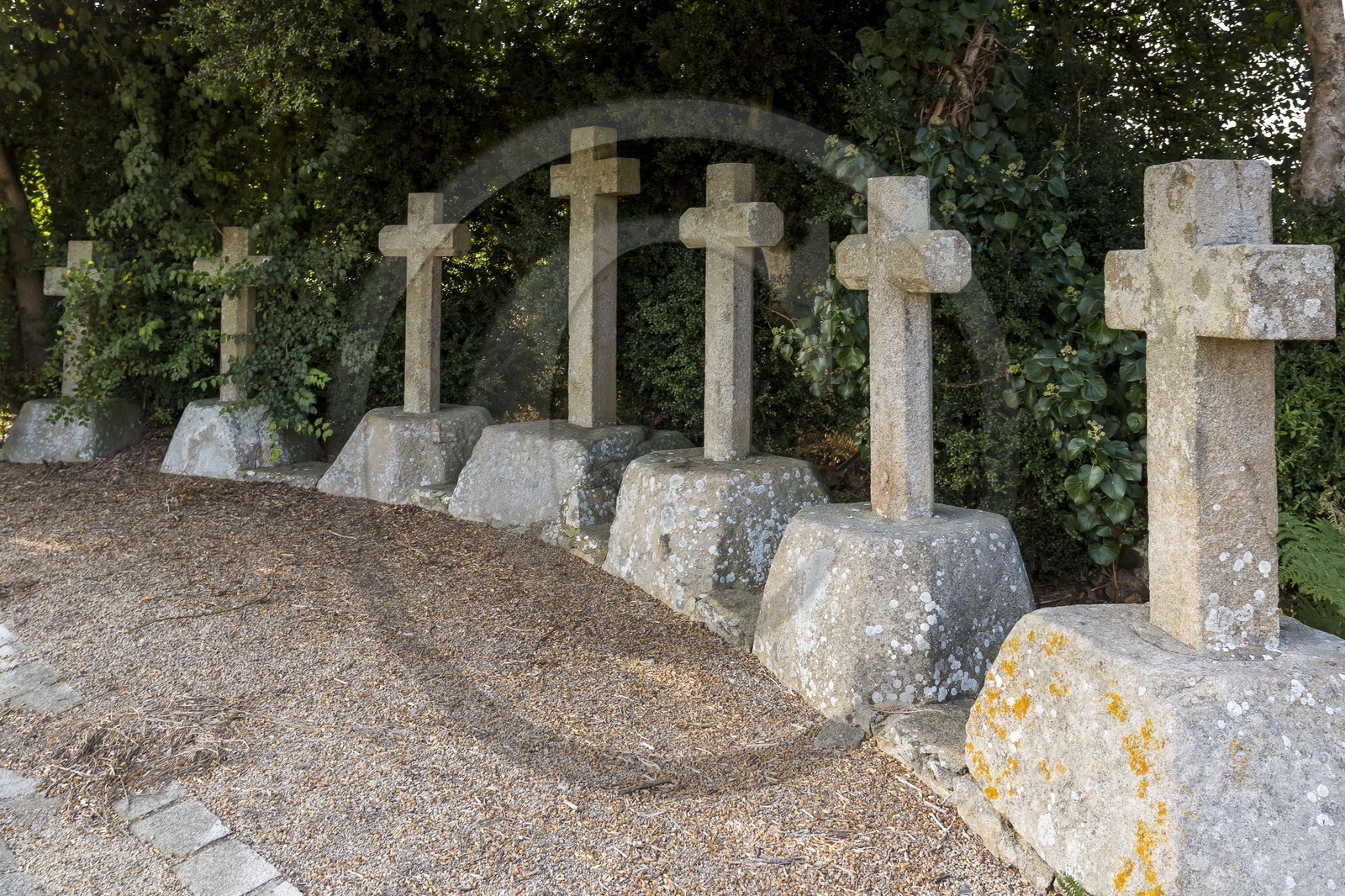 Set of 7 cross_ Plélan-le-petit