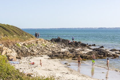 Plage à proximité de la pointe du Pô à Carnac.