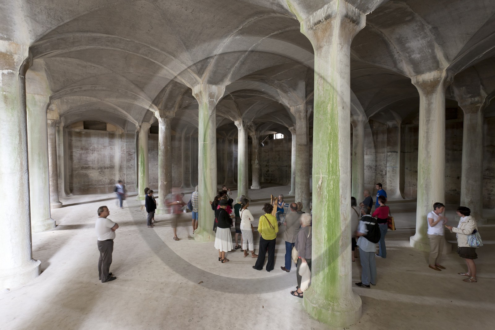 La réserve d' eau à été construite en 1875 afin de stocker l' eau utilisée dans l' arsenal par la compagnie des Indes _ Lorient